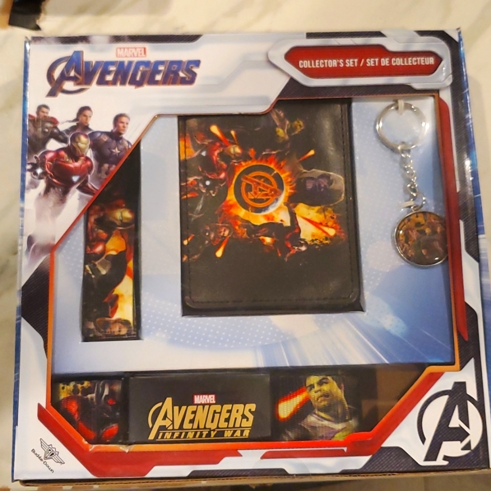 🔥Marvel Avengers Infinity War Collector's Set ⚡Brand New⚡